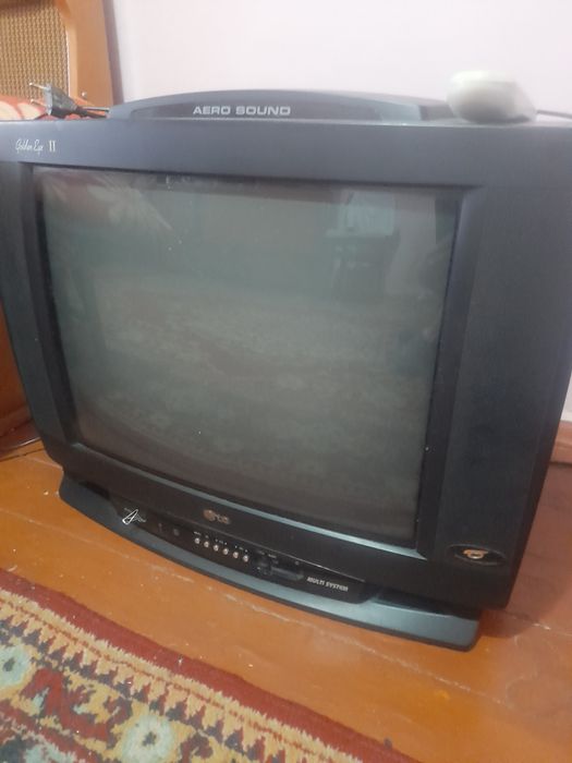 Телевизор  марки LG