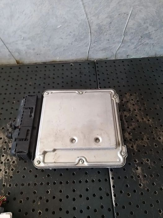 Ecu calculator motor 1.9 tdi vw touran 1t 03g906016bt 0281011761