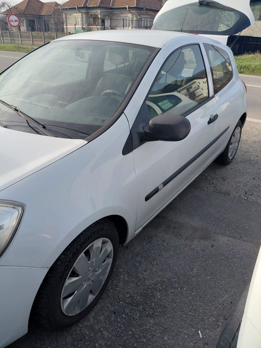 Vand Renault clio 3 benzina