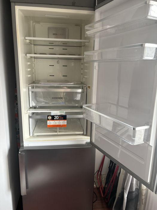 Vand frigider  whirlpool