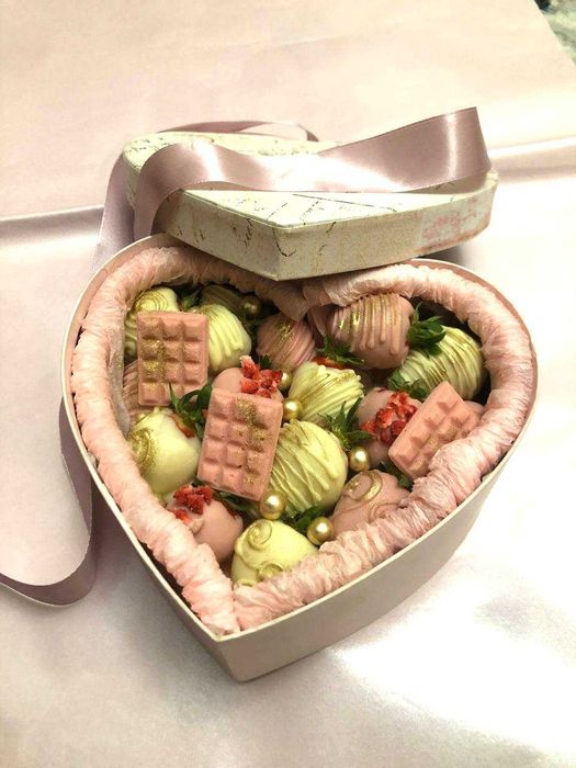 Клубника в шоколаде — просто мечта вкуса!Подарки.