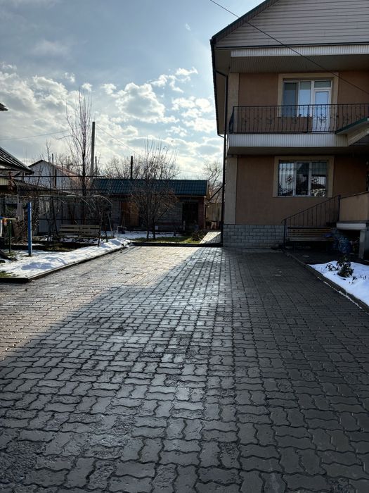 Продам 2-х этажный дом