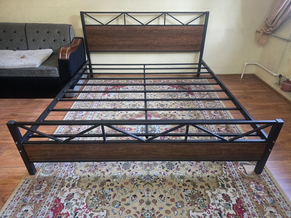 Кровать. Kravat. Металлическая двуспальная кровать. Spalni krovat