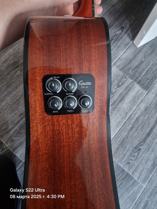 Продам гитару  Fender