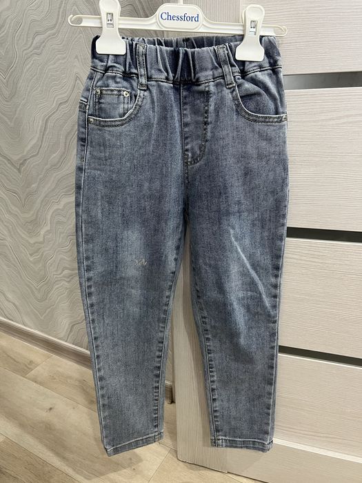 Джинсы на девочку 130-140 рост