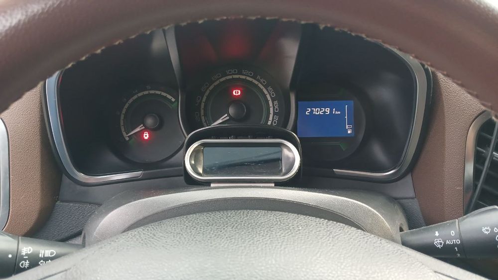 Lada xray             ,