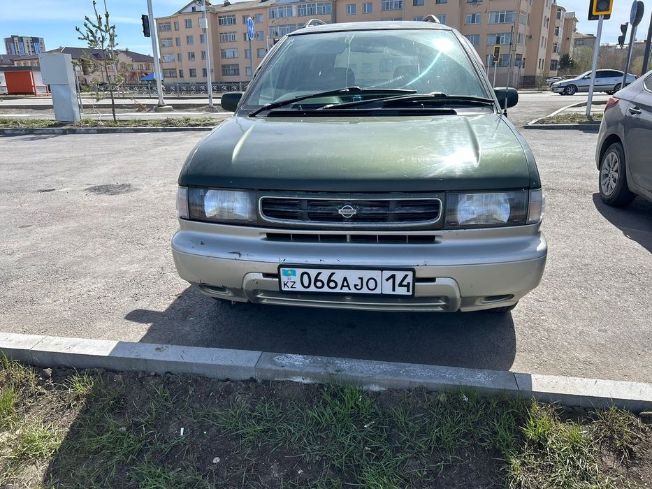Минивен Ниссан Прерия