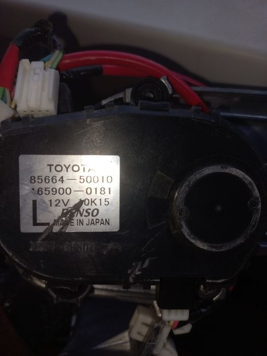 Продам Линзы на Лексус оригинал