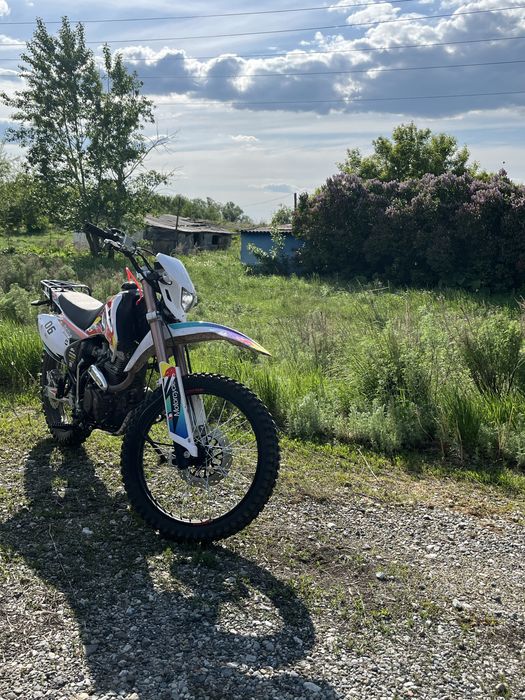 Продам эндуро 250