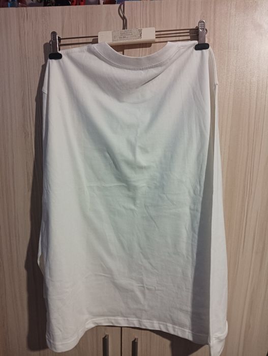 Бяла блуза с дълъг ръкав