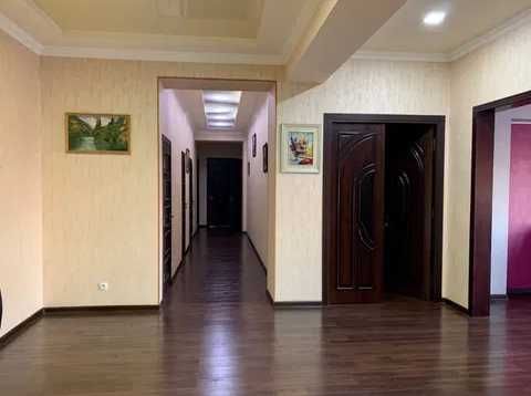 Ц-6 пр-т Амир Темур рядом налоговый комитет 213.30 кв.м 4\8\9