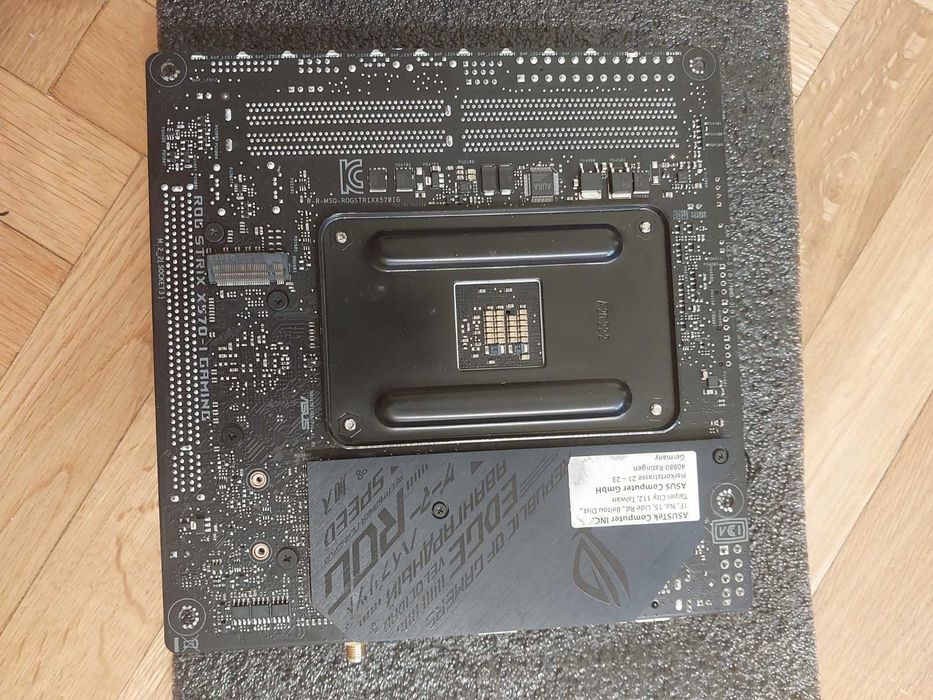 AMD Ryzen 7 5700X3D + Asus ROG StriX X570-i Gaming Wi-Fi