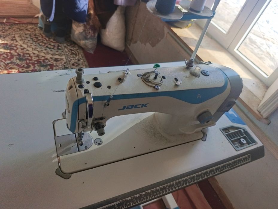 Tikuv mashinasi Jack