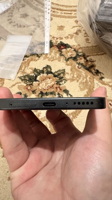 Продам Redmi Note 13 в идиальном состоянии.