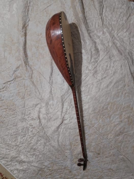 Продам домбру новую