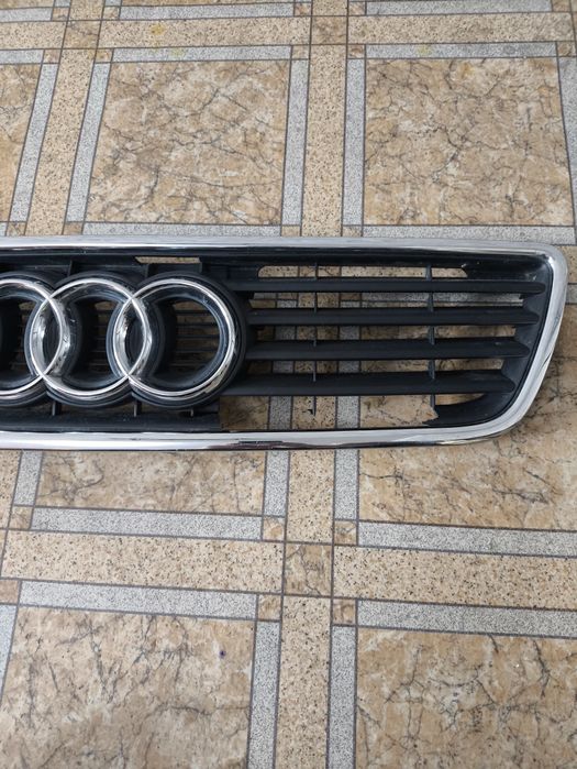 Решётка на Ауди А6 С4