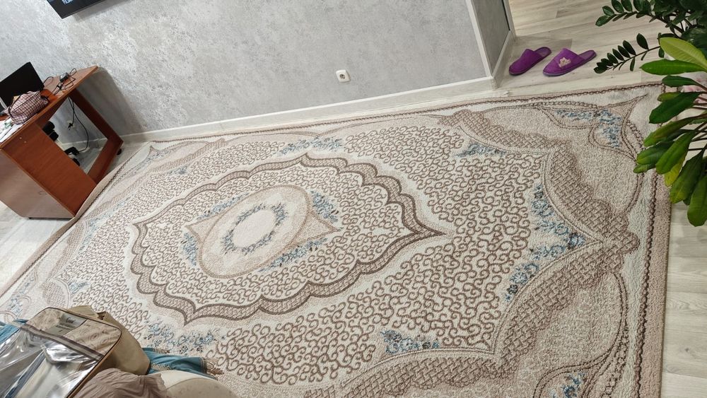 Продам 2 ковра для квартиры