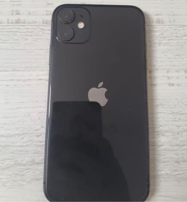 Продам айфон 11  128 акб