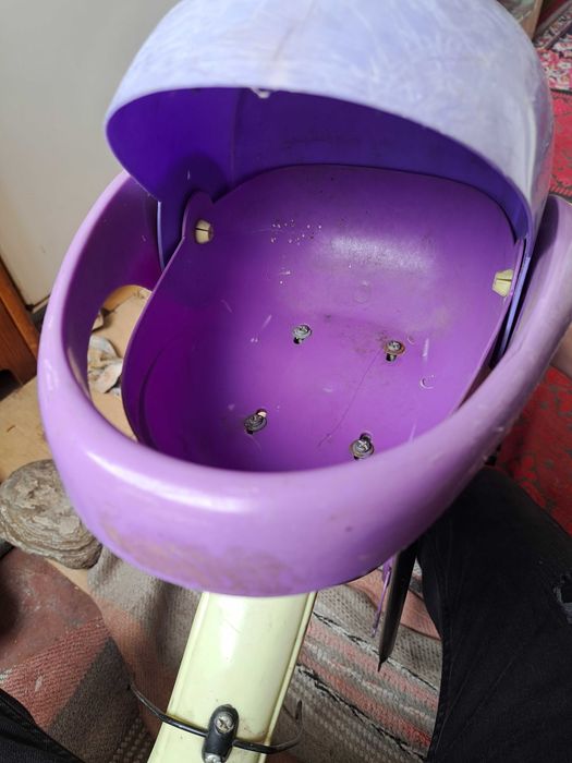 Детско колело 20 цола размер  с багажник и каска багаж