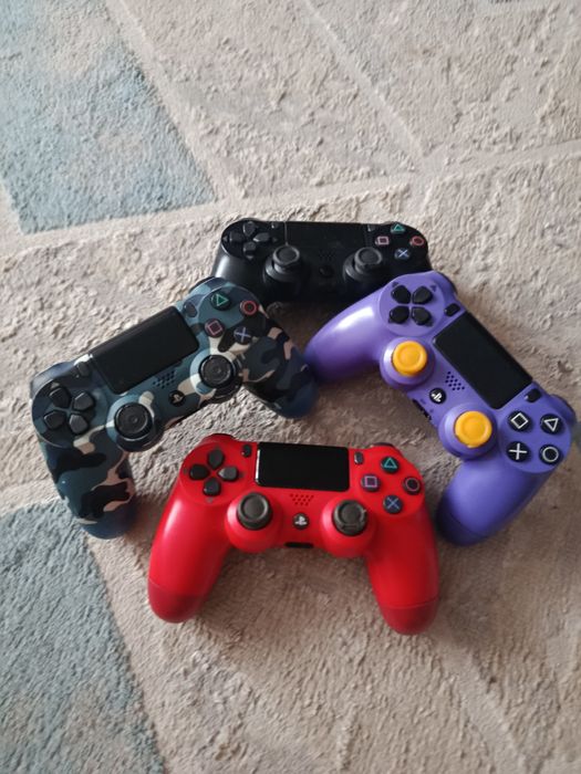 Продам ps 4 slim в хорошем состоянии