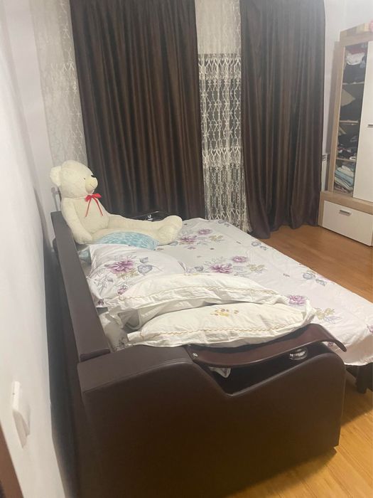 Vând apartament cu 2 camere , semidecomandat si mobilat