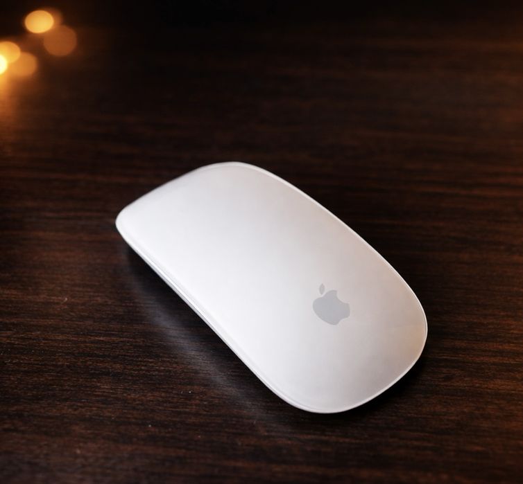 MacBook Air 13” 2020 (Intel) + Apple Magic Mouse 2