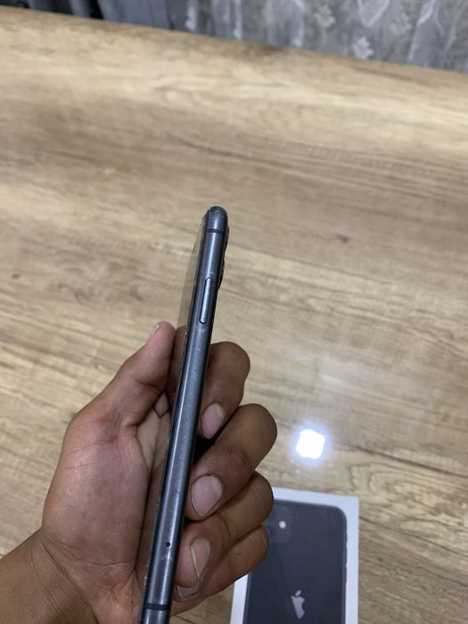 iphone 11  LLA.