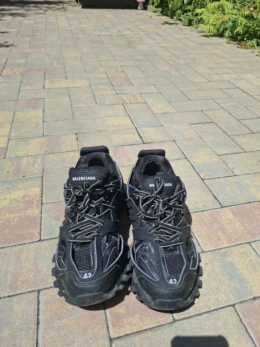 Balenciaga track