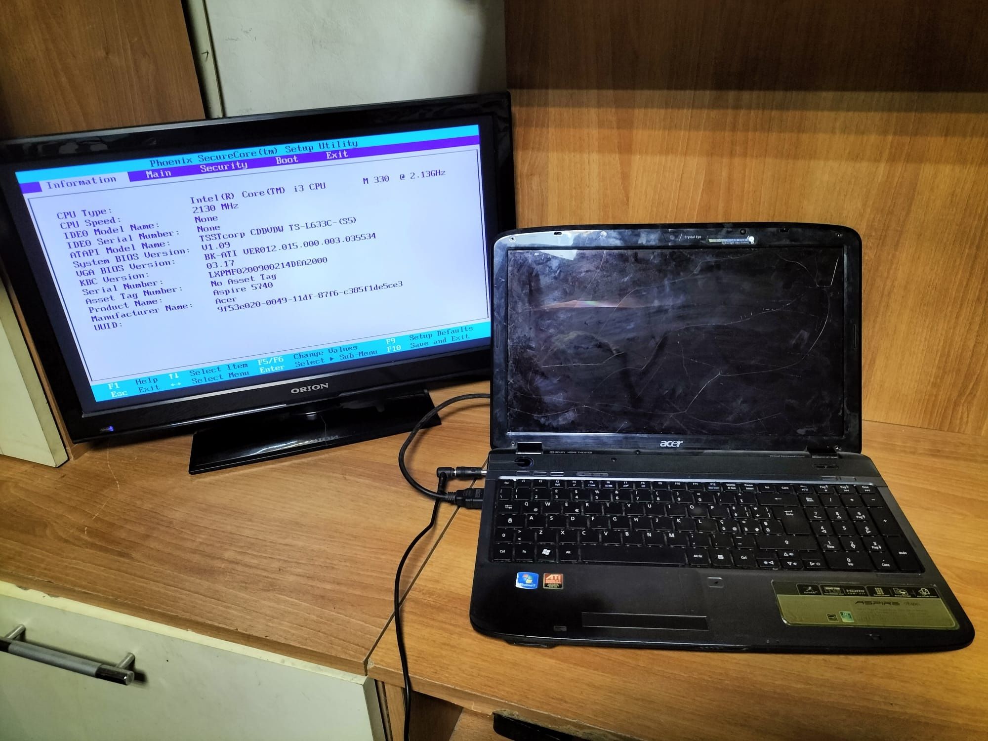Persona enferma Leer Bloquear Laptop Acer Aspire 5740 i3 330m piese Lumina • OLX.ro