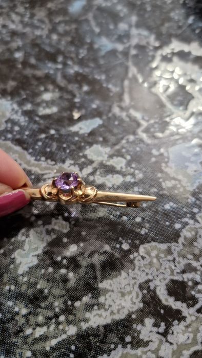 Brosa de aur cu diamant