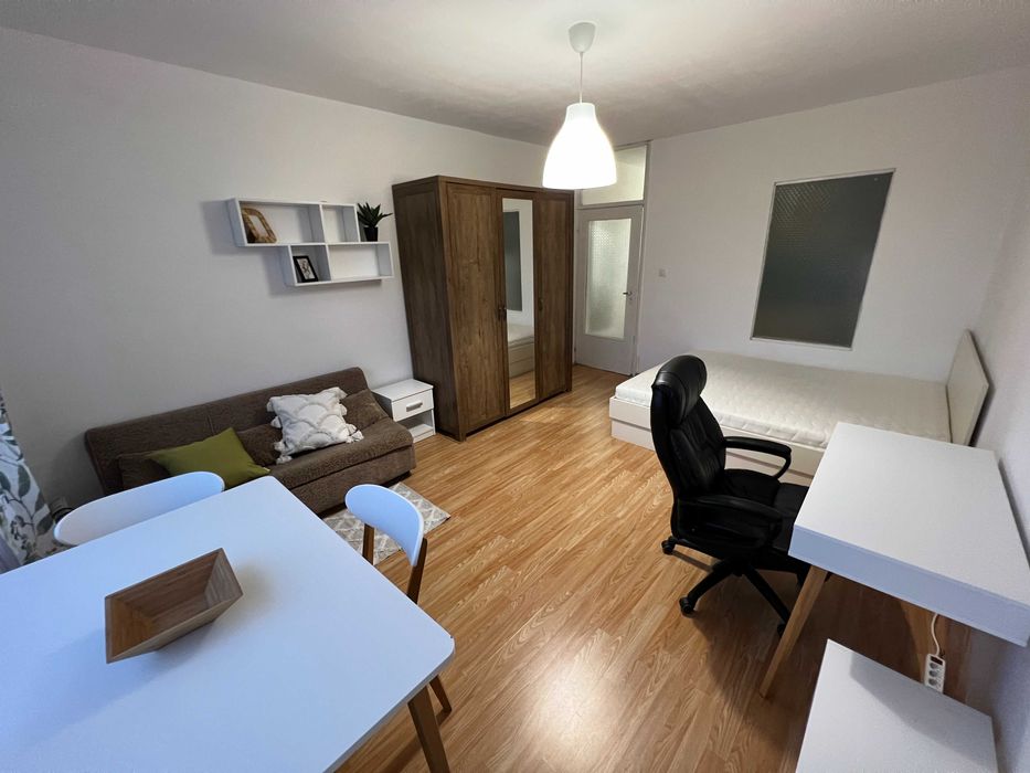 Дава се под наем Едностаен апартамент в София, Младост 2 - 40 кв.м за 408 € - Снимка #2