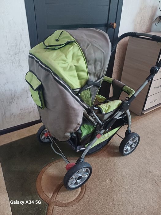 Прогулочная коляска детская, зима