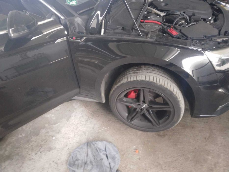 Aripa stanga/dreapta audi a5 2017,cod culoare LY9T