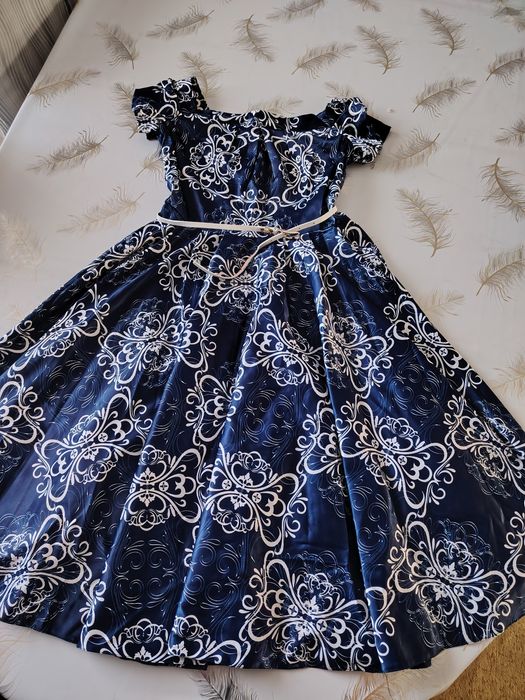 Продам платье размер 50