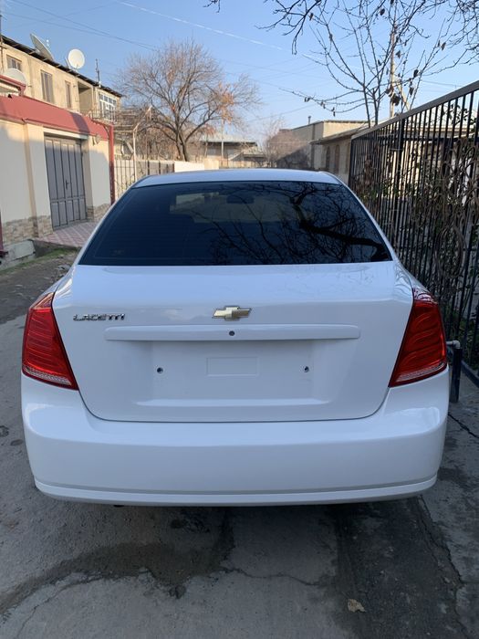 Срочно сотилади ласети 1.6