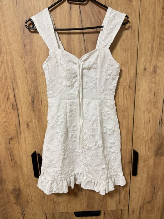 Дамска бяла рокля