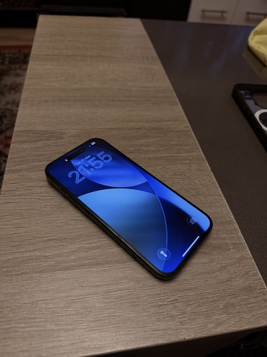 Безупречен IPhone 15 pro 256 gb