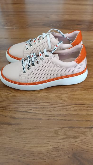 Продам турецкие кроссовки