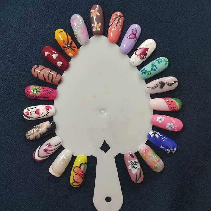 Unghii cu gel și semipermanenta