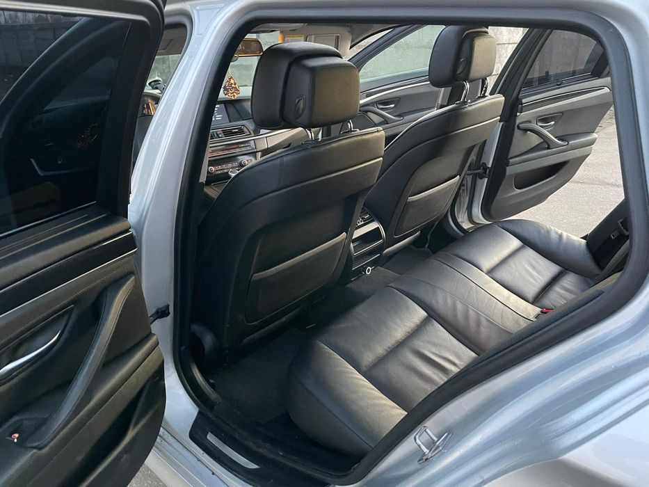 Bmw f11 520d 2011 Manual