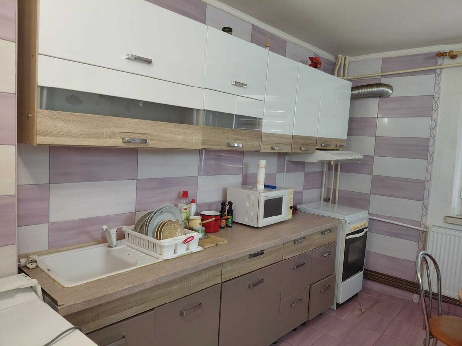 Inchiriez apartament 2 camere-Craiova-cartier 1 Mai , tel.0740828150