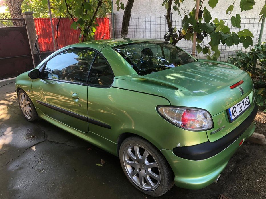 Vând Peugeot 206 CC Cabrio, an 2002, motor 2.0 benzină, 136 CP.
