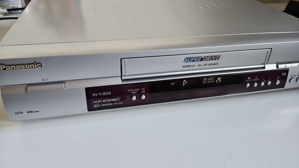 Video recorder Panasonic model NV FJ626 perfect