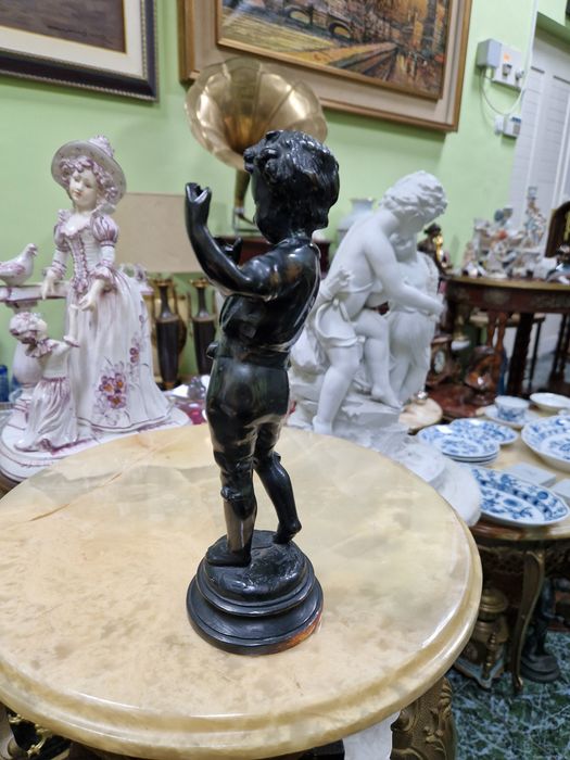 Стара френска антикварна колекционерска бронзова фигура