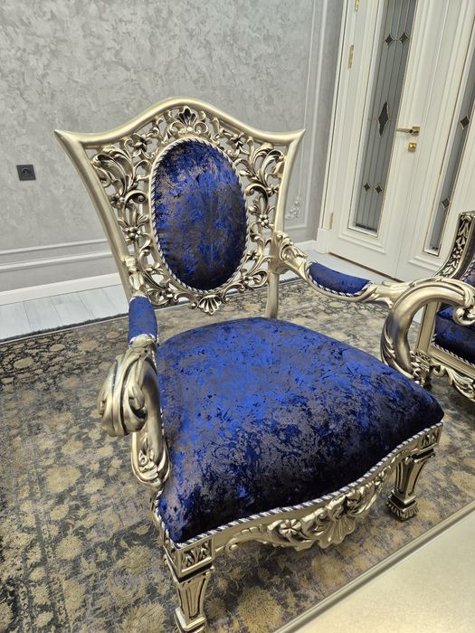 Mehmonhona mebellari sotiladi.