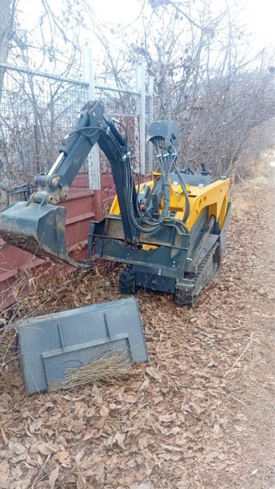 Гусеничный минипогрузчик