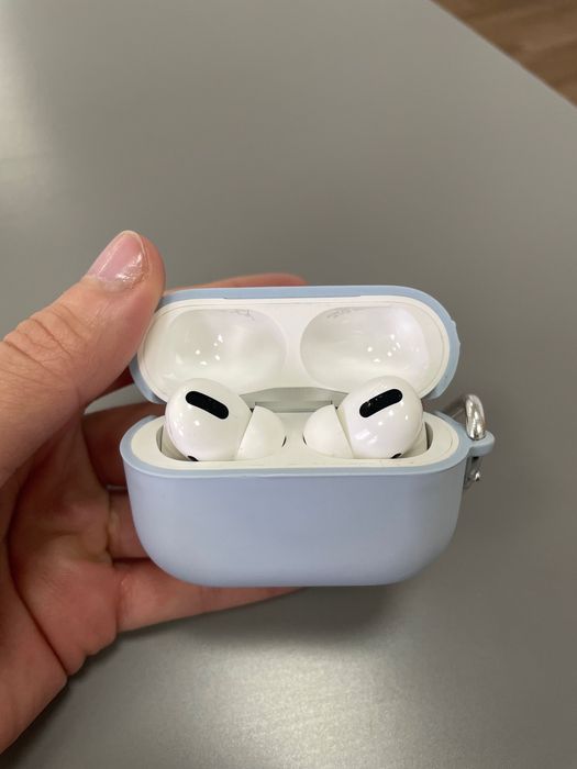 Продаю AirPods PRO