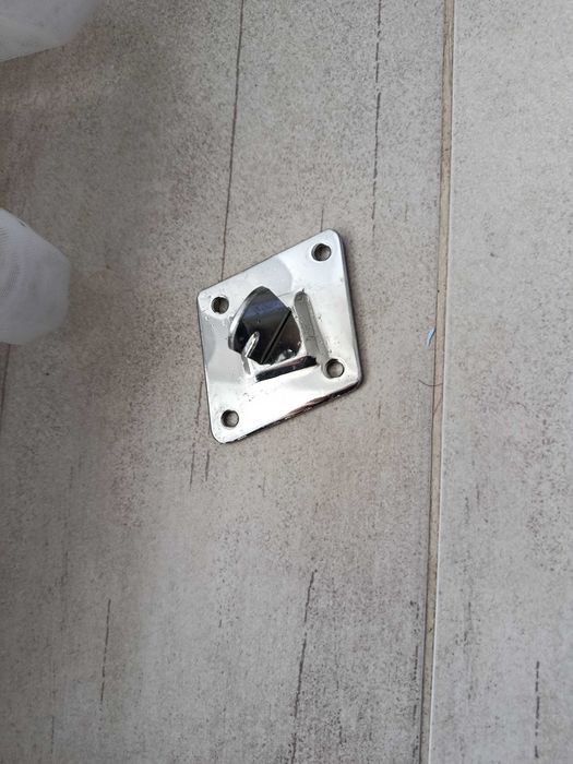 Стенна решетка, монтиран на стена апарат