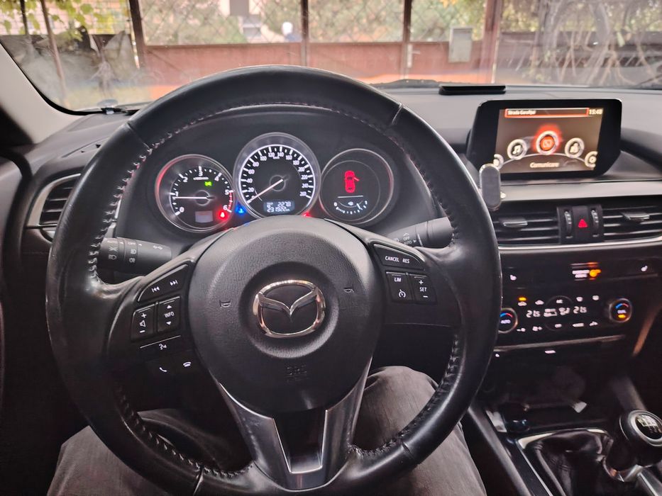 Vând Mazda 6 facelift 2015