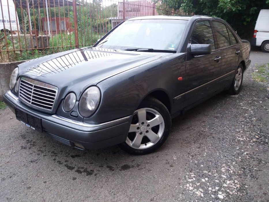 Мерцедес Е 300 95г